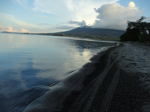 The black sand of Playa Santa Domingo