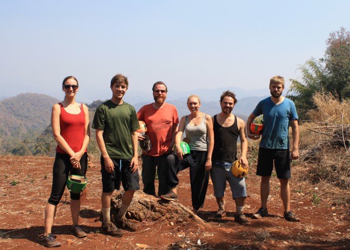 Trekking with Cave Lodge